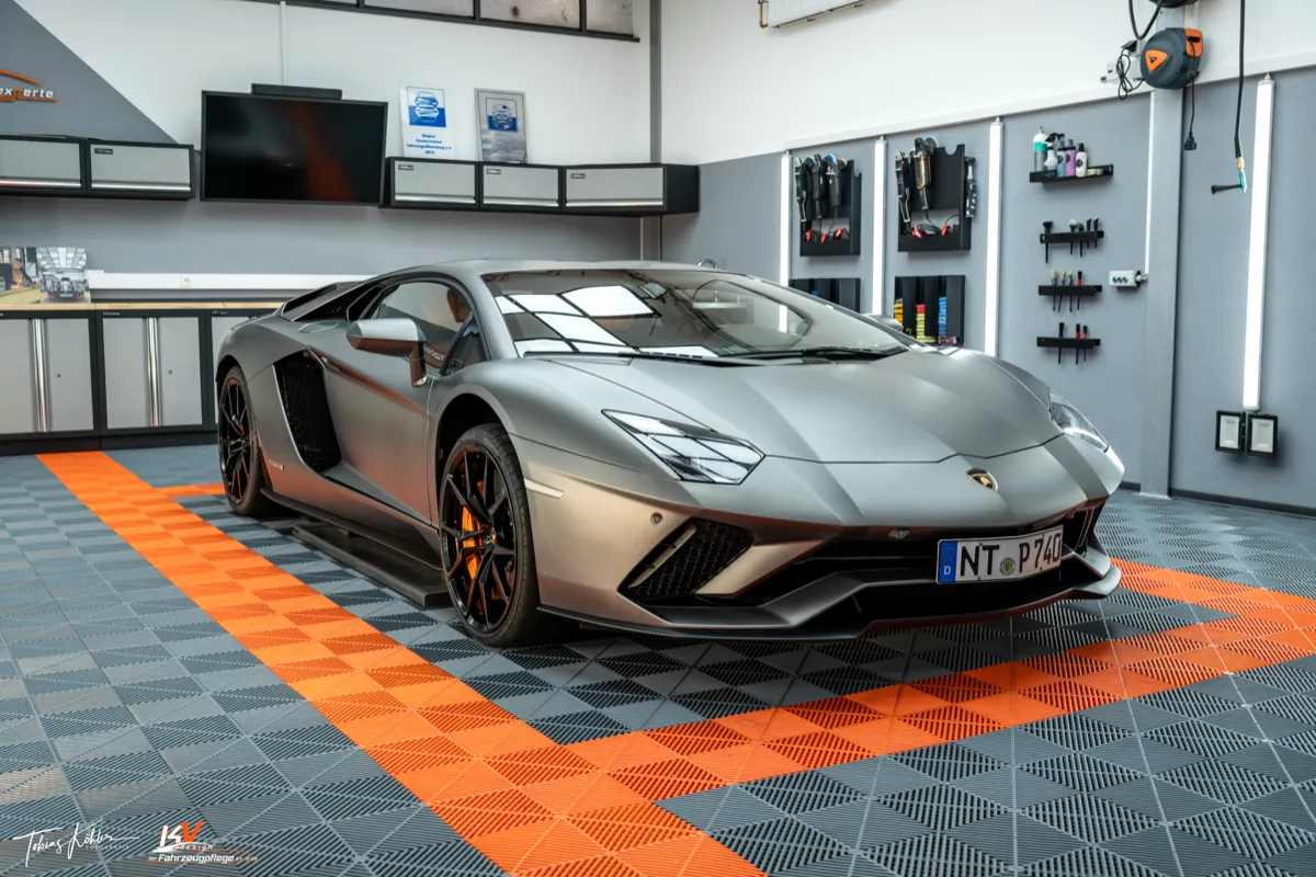 Lamborghini Aventador S — Mattlack-Pflege & Interieur-Detailing — Bild 2