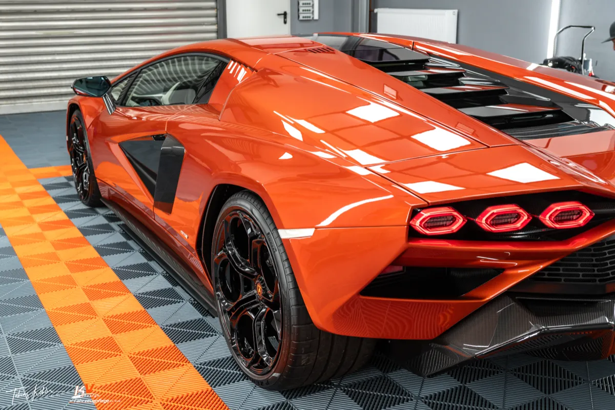 Lamborghini Countach LPI 800-4 — High-End Keramikversiegelung — Bild 3