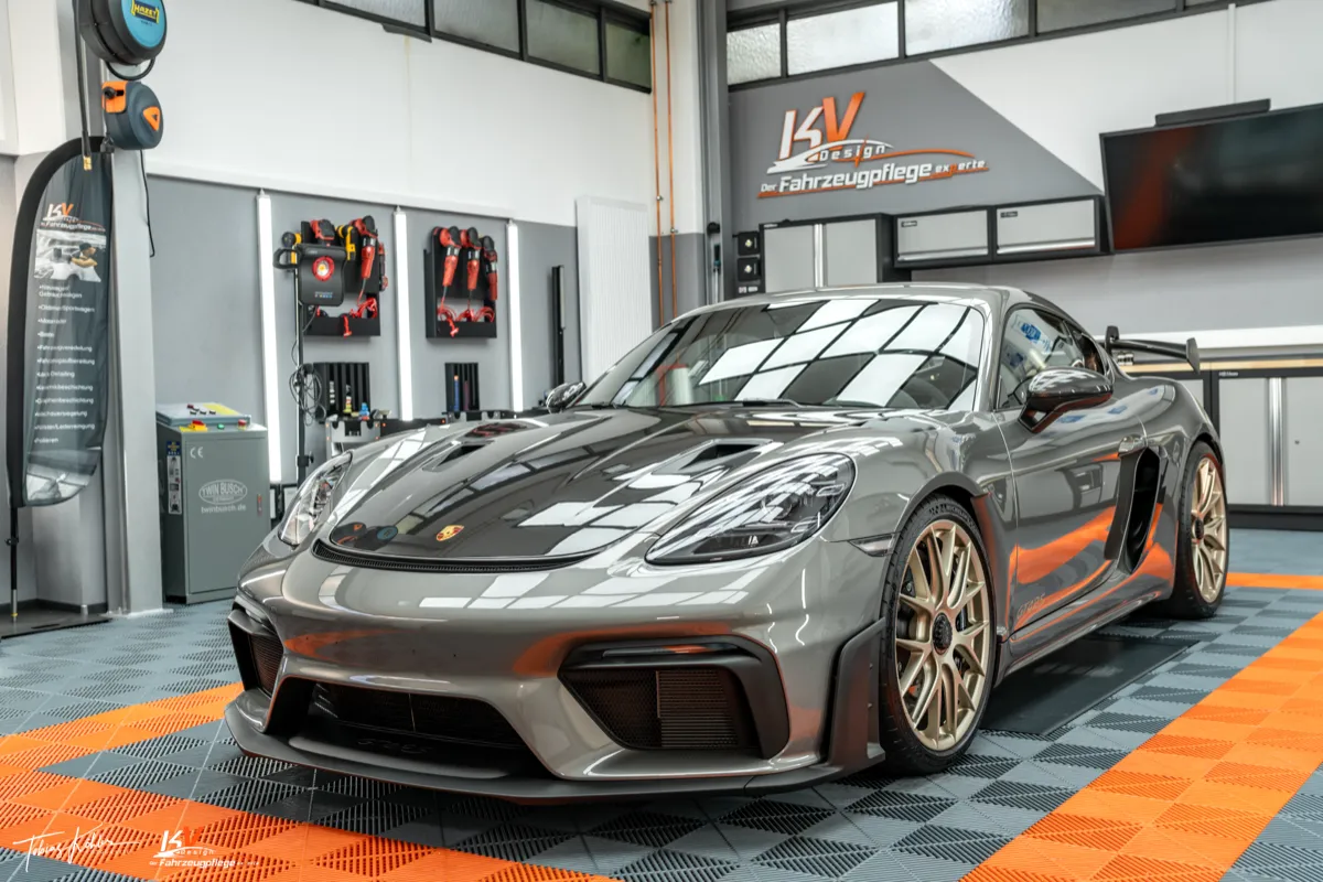Porsche 718 Cayman GT4 RS — High-End Lackkorrektur & Keramikversiegelung — Bild 1