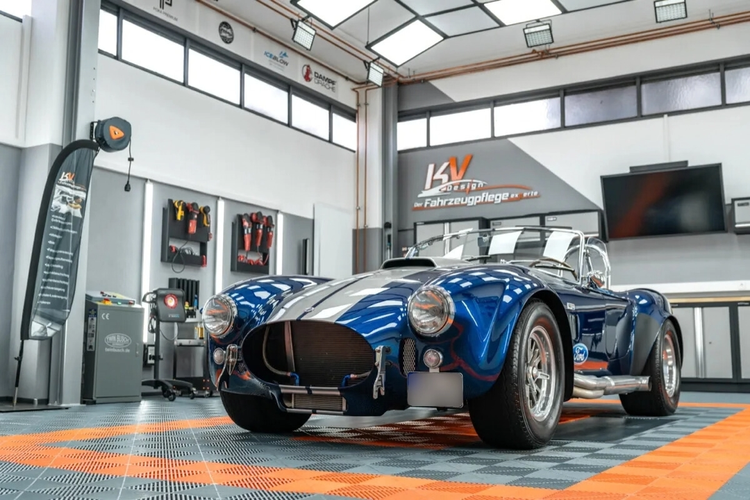 Shelby Cobra — Hochglanzpolitur & High-End Keramikversiegelung