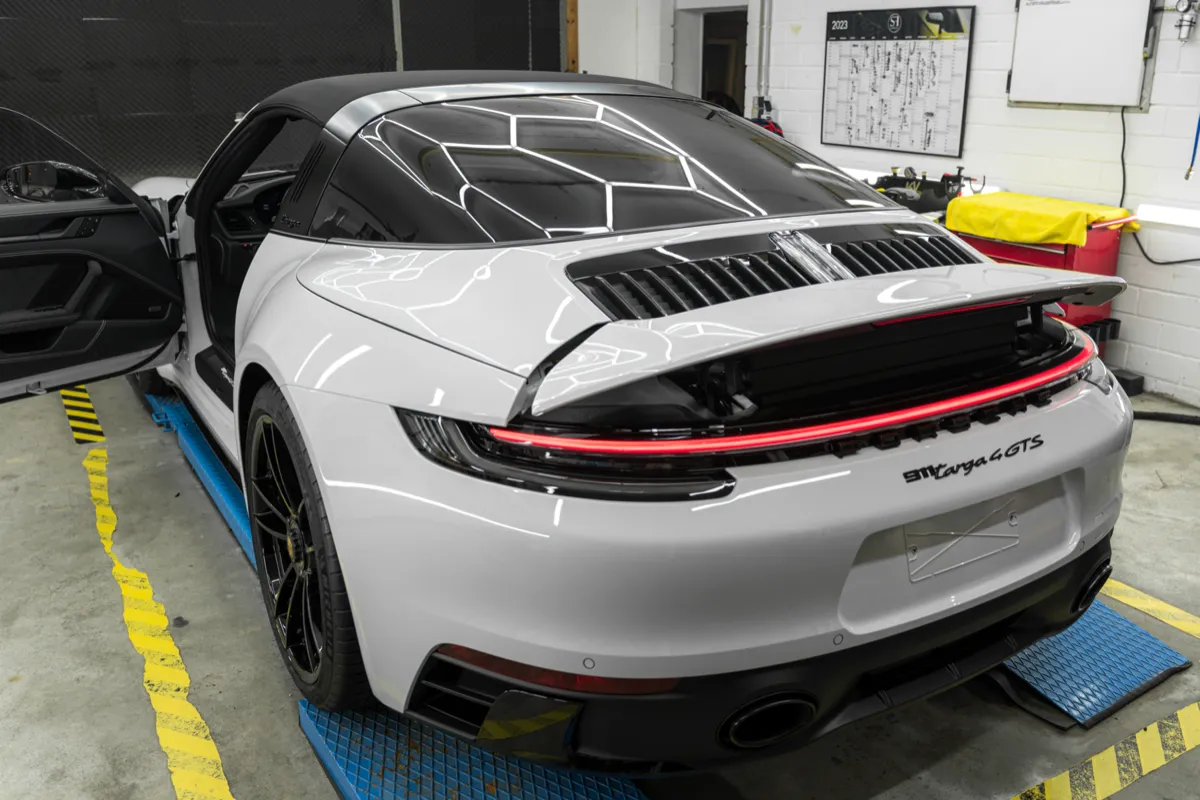 Porsche 911 Targa 4 GTS — Detailreinigung & Keramikversiegelung